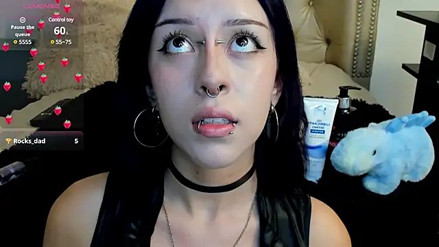 Snapshot of AlexaFoxy18 chatting on December 31, 6:59 am AlexaFoxy18 online show from December 31, 6:59 am