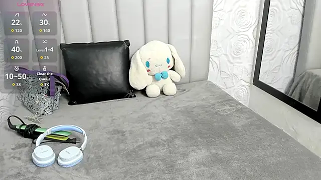 AlexaFoxy18 online show from March 25, 6:52 am