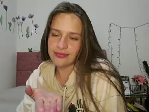 Snapshot of Serenity chatting on December 31, 12:43 am Serenity online show from December 31, 12:43 am