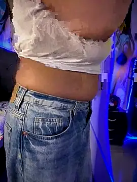 Snapshot of Im_Little chatting on September 24, 4:05 am Im Little online show from September 24, 4:05 am