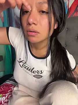 Snapshot of Im_Little chatting on November 11, 3:39 am Im Little online show from November 11, 3:39 am