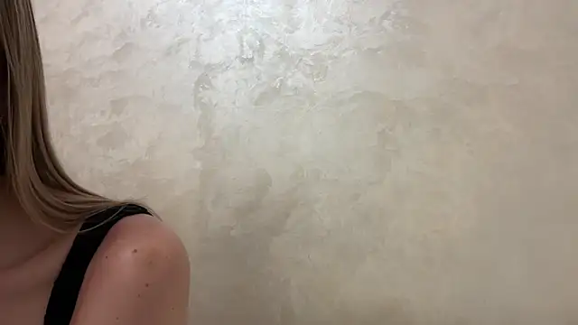 Snapshot of CaitlinaJayne23 chatting on November 21, 4:33 am CaitlinaJayne23 online show from November 21, 4:33 am