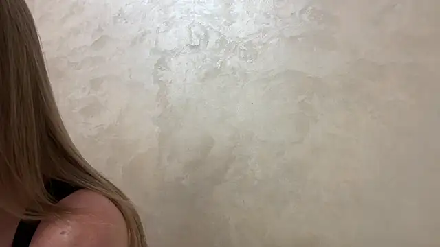 Snapshot of CaitlinaJayne23 chatting on November 21, 4:49 pm CaitlinaJayne23 online show from November 21, 4:49 pm