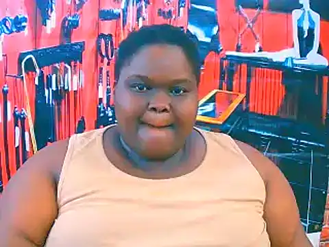 Snapshot of EbonyHotBuns chatting on October 29, 9:33 am EbonyHotBuns online show from October 29, 9:33 am