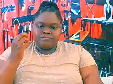 Snapshot of EbonyHotBuns chatting on November 6, 6:31 pm EbonyHotBuns online show from November 6, 6:31 pm