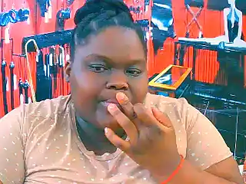 Snapshot of EbonyHotBuns chatting on November 8, 6:46 am EbonyHotBuns online show from November 8, 6:46 am