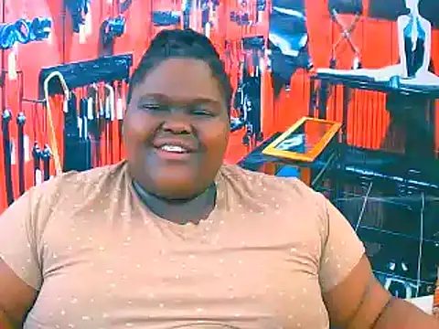 Snapshot of EbonyHotBuns chatting on November 12, 7:42 am EbonyHotBuns online show from November 12, 7:42 am