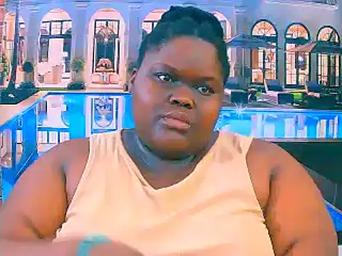 Snapshot of EbonyHotBuns chatting on December 15, 8:40 am EbonyHotBuns online show from December 15, 8:40 am