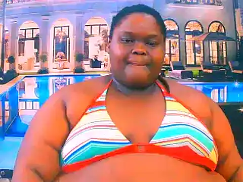 Snapshot of EbonyHotBuns chatting on June 13, 6:33 am EbonyHotBuns online show from June 13, 6:33 am