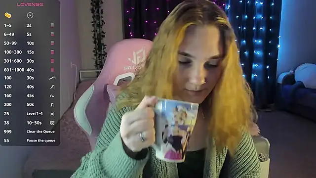 Snapshot of ReddHotPipper chatting on January 31, 1:01 am ReddHotPipper online show from January 31, 1:01 am