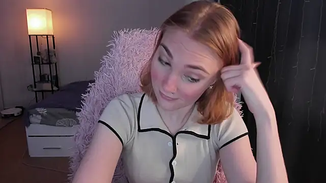 ReddHotPipper online show from March 18, 4:04 am