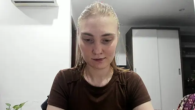Snapshot of ReddHotPipper chatting on June 30, 4:52 pm ReddHotPipper online show from June 30, 4:52 pm
