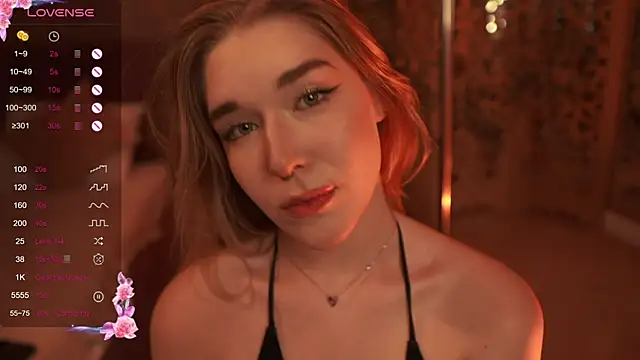 Snapshot of Smiley_Mia chatting on September 11, 7:30 am Smiley Mia online show from September 11, 7:30 am