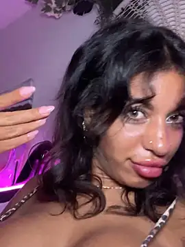 Snapshot of AlyssaHottv_ chatting on December 16, 11:54 pm AlyssaHottv online show from December 16, 11:54 pm