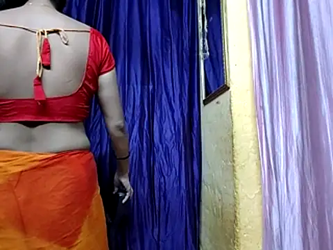 Snapshot of poojaxxx65 chatting on July 19, 10:02 pm poojaxxx65 online show from July 19, 10:02 pm