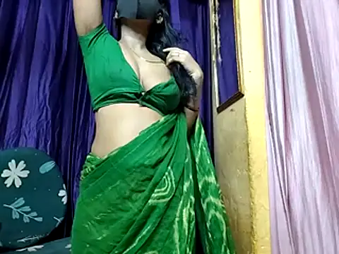 Snapshot of poojaxxx65 chatting on July 26, 9:21 pm poojaxxx65 online show from July 26, 9:21 pm