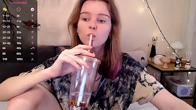 Snapshot of Moona_xx chatting on January 11, 10:07 pm Moona xx online show from January 11, 10:07 pm