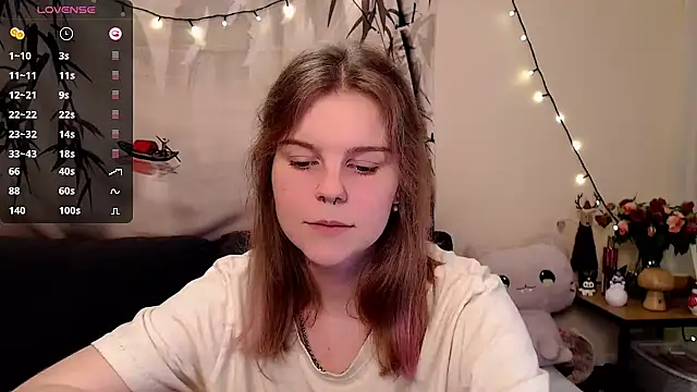 Snapshot of Moona_xx chatting on January 18, 11:33 pm Moona xx online show from January 18, 11:33 pm