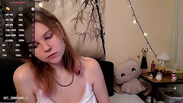 Snapshot of Moona_xx chatting on January 25, 11:22 pm Moona xx online show from January 25, 11:22 pm