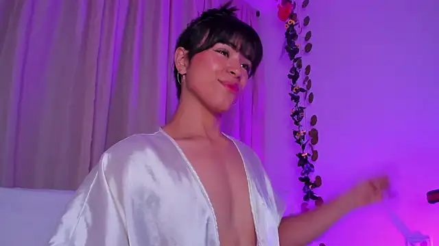 Snapshot of Little_michell chatting on October 7, 2:09 am Little michell online show from October 7, 2:09 am