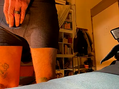 otikatseikaip3r online show from October 12, 2:32 am