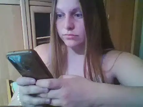 Snapshot of Evasapples chatting on February 7, 9:15 pm Evasapples online show from February 7, 9:15 pm