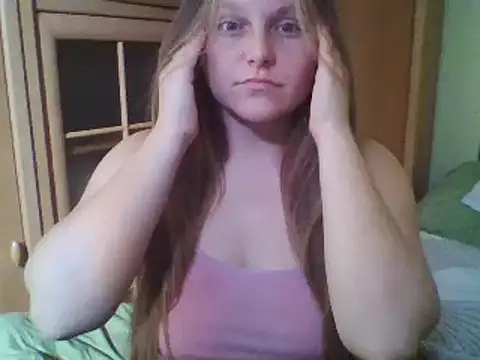 Snapshot of Evasapples chatting on February 9, 5:01 pm Evasapples online show from February 9, 5:01 pm