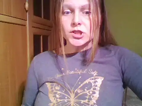 Snapshot of Evasapples chatting on February 15, 6:55 pm Evasapples online show from February 15, 6:55 pm