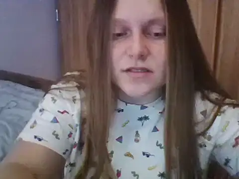 Snapshot of Evasapples chatting on February 21, 11:33 am Evasapples online show from February 21, 11:33 am