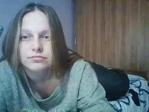 Snapshot of Evasapples chatting on February 23, 9:16 pm Evasapples online show from February 23, 9:16 pm