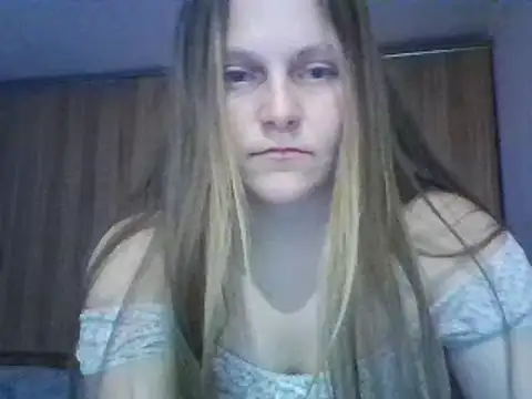 Snapshot of Evasapples chatting on March 4, 3:59 pm Evasapples online show from March 4, 3:59 pm