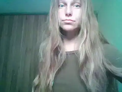 Snapshot of Evasapples chatting on September 18, 7:38 pm Evasapples online show from September 18, 7:38 pm