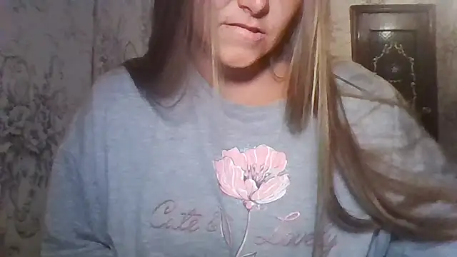 Evasapples online show from July 29, 8:29 pm