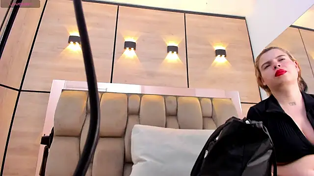 Snapshot of dorothy_vegga chatting on November 8, 4:01 am dorothy vegga online show from November 8, 4:01 am