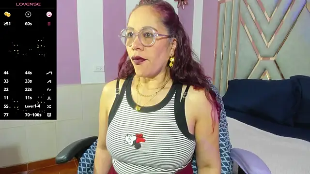 Snapshot of maria_paulac chatting on October 1, 9:43 pm maria paulac online show from October 1, 9:43 pm