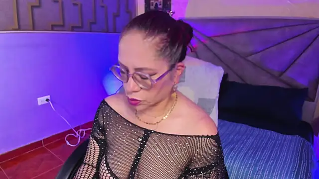 Snapshot of maria_paulac chatting on October 16, 5:41 am maria paulac online show from October 16, 5:41 am