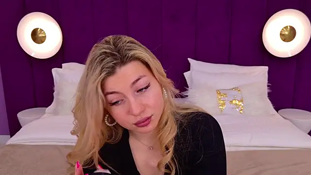 Snapshot of HelenaMorgan chatting on March 13, 6:26 am HelenaMorgan online show from March 13, 6:26 am