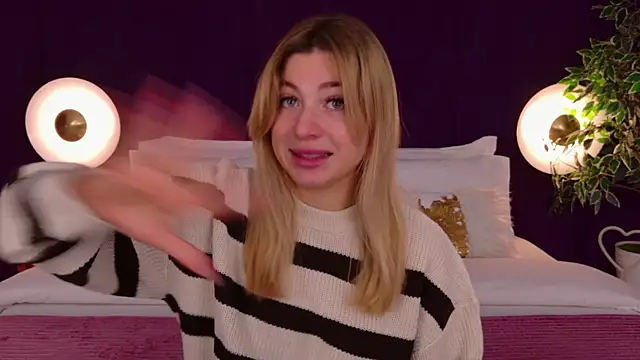 Snapshot of HelenaMorgan chatting on October 22, 3:07 am HelenaMorgan online show from October 22, 3:07 am