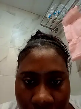 Snapshot of KennyBigWoman chatting on November 11, 1:44 pm KennyBigWoman online show from November 11, 1:44 pm