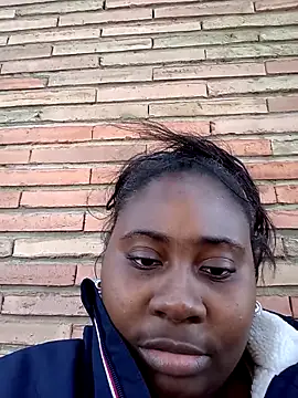 Snapshot of KennyBigWoman chatting on November 26, 3:24 pm KennyBigWoman online show from November 26, 3:24 pm