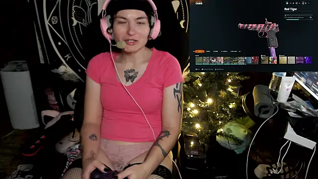 Snapshot of BrandiWRLD_999 chatting on December 8, 7:22 pm BrandiWRLD 999 online show from December 8, 7:22 pm