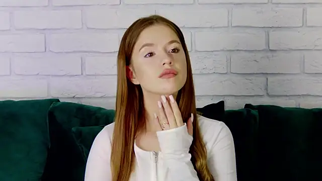 Snapshot of MilanaBalmain chatting on February 12, 4:23 am MilanaBalmain online show from February 12, 4:23 am