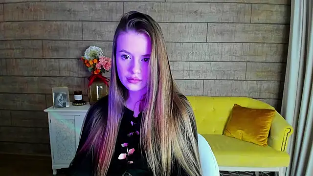 Snapshot of MilanaBalmain chatting on February 17, 2:37 pm MilanaBalmain online show from February 17, 2:37 pm