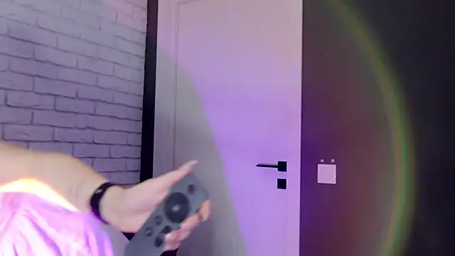 Snapshot of MilanaBalmain chatting on February 18, 7:43 am MilanaBalmain online show from February 18, 7:43 am