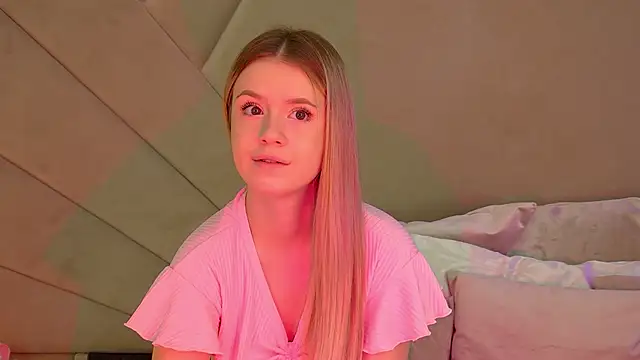 Snapshot of MilanaBalmain chatting on September 22, 4:36 am MilanaBalmain online show from September 22, 4:36 am