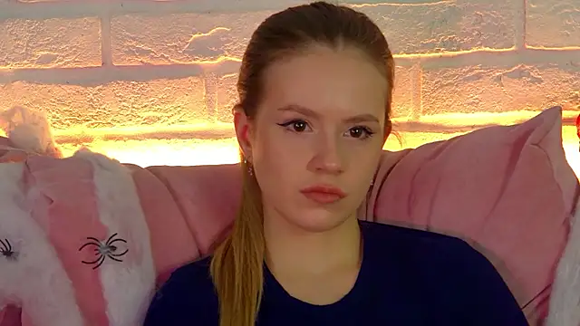 Snapshot of MilanaBalmain chatting on November 1, 8:38 am MilanaBalmain online show from November 1, 8:38 am