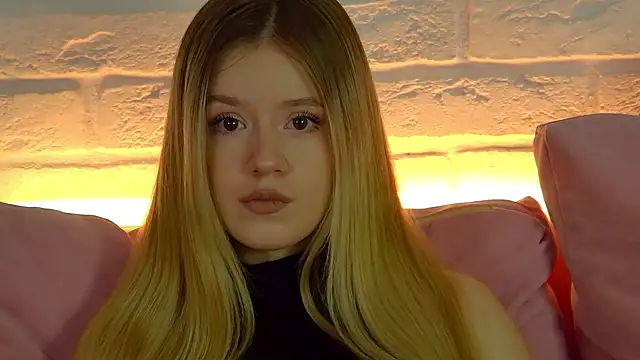 Snapshot of MilanaBalmain chatting on December 1, 4:39 am MilanaBalmain online show from December 1, 4:39 am