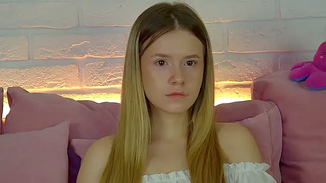 Snapshot of MilanaBalmain chatting on December 2, 4:51 am MilanaBalmain online show from December 2, 4:51 am