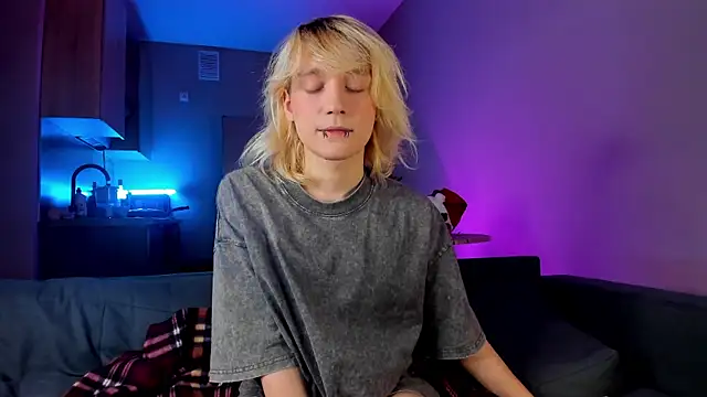 Snapshot of Gregory_Byyrd chatting on December 22, 5:23 am Gregory Byyrd online show from December 22, 5:23 am