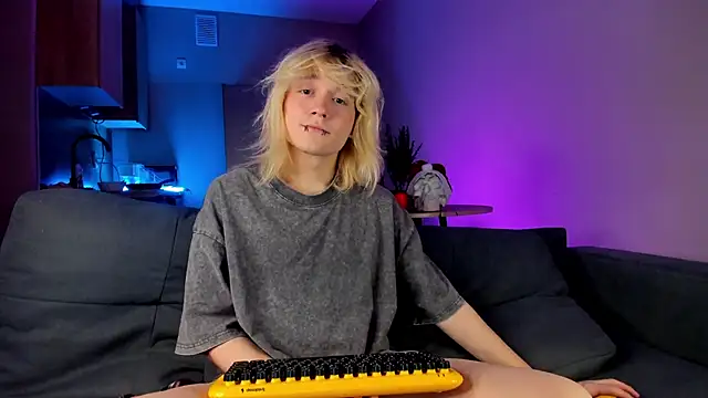 Snapshot of Gregory_Byyrd chatting on December 27, 11:21 pm Gregory Byyrd online show from December 27, 11:21 pm